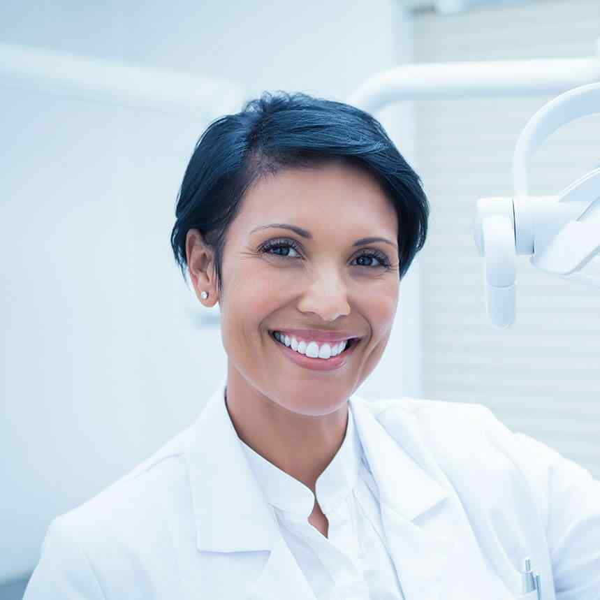 https://plantzasdental.gr/wp-content/uploads/2020/02/doctor-01.jpg