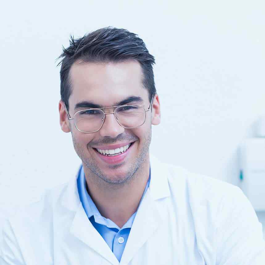 https://plantzasdental.gr/wp-content/uploads/2020/02/doctor-03.jpg